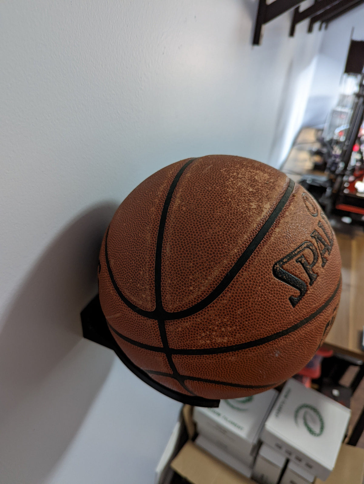 Wall Display for Basketball, Soccer Ball (futbol)
