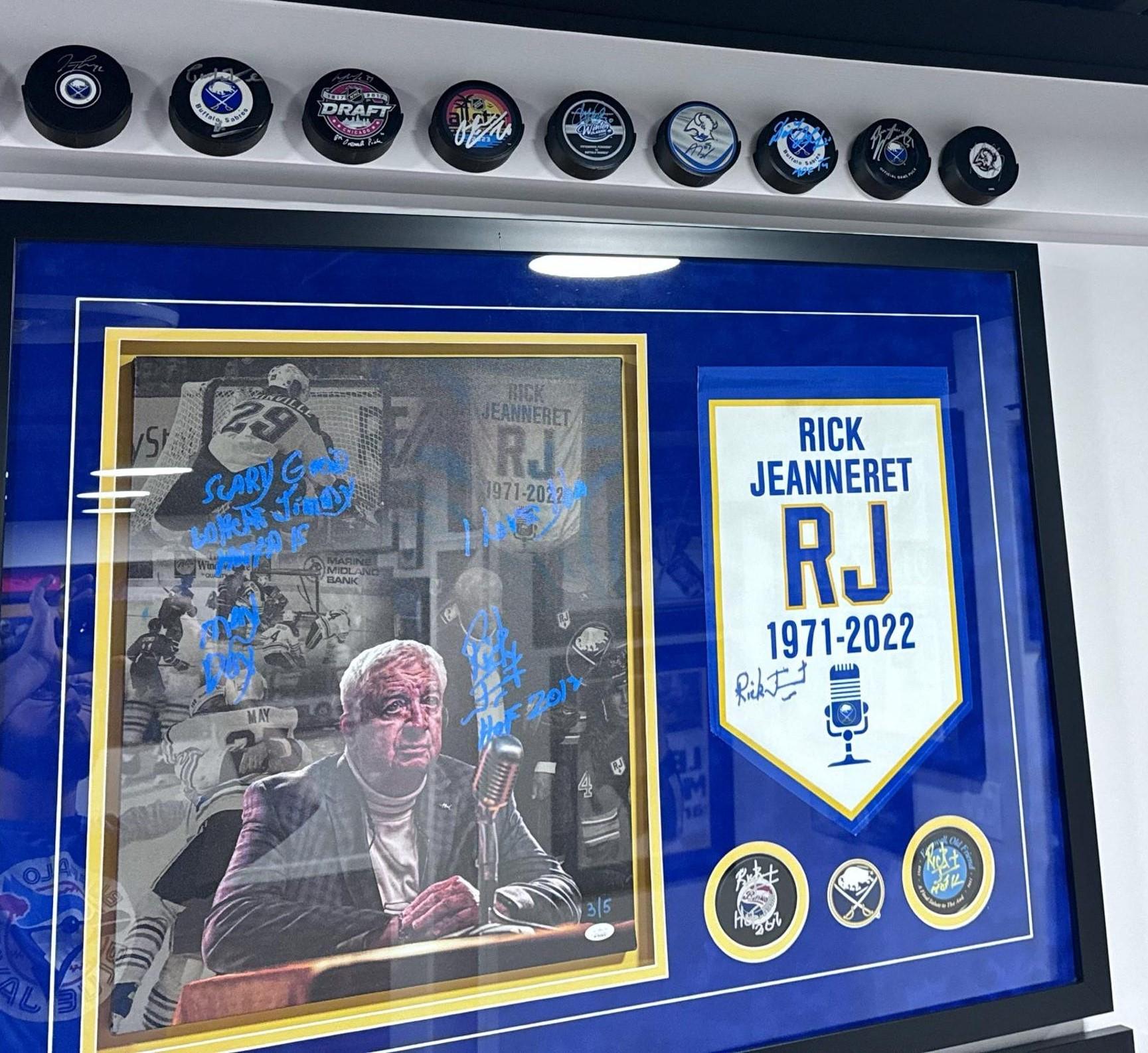 Hockey Puck Wall Display Holder