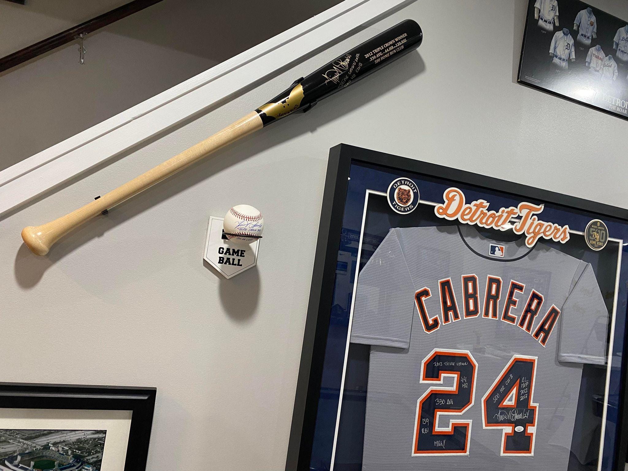 Baseball Bat Mount for Wall Display Sports Memorabilia