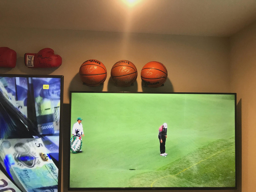 Wall Display for Basketball, Soccer Ball (futbol)