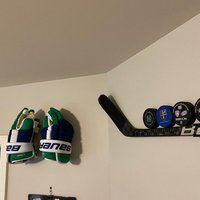 Single Hockey Glove Wall Display Holder