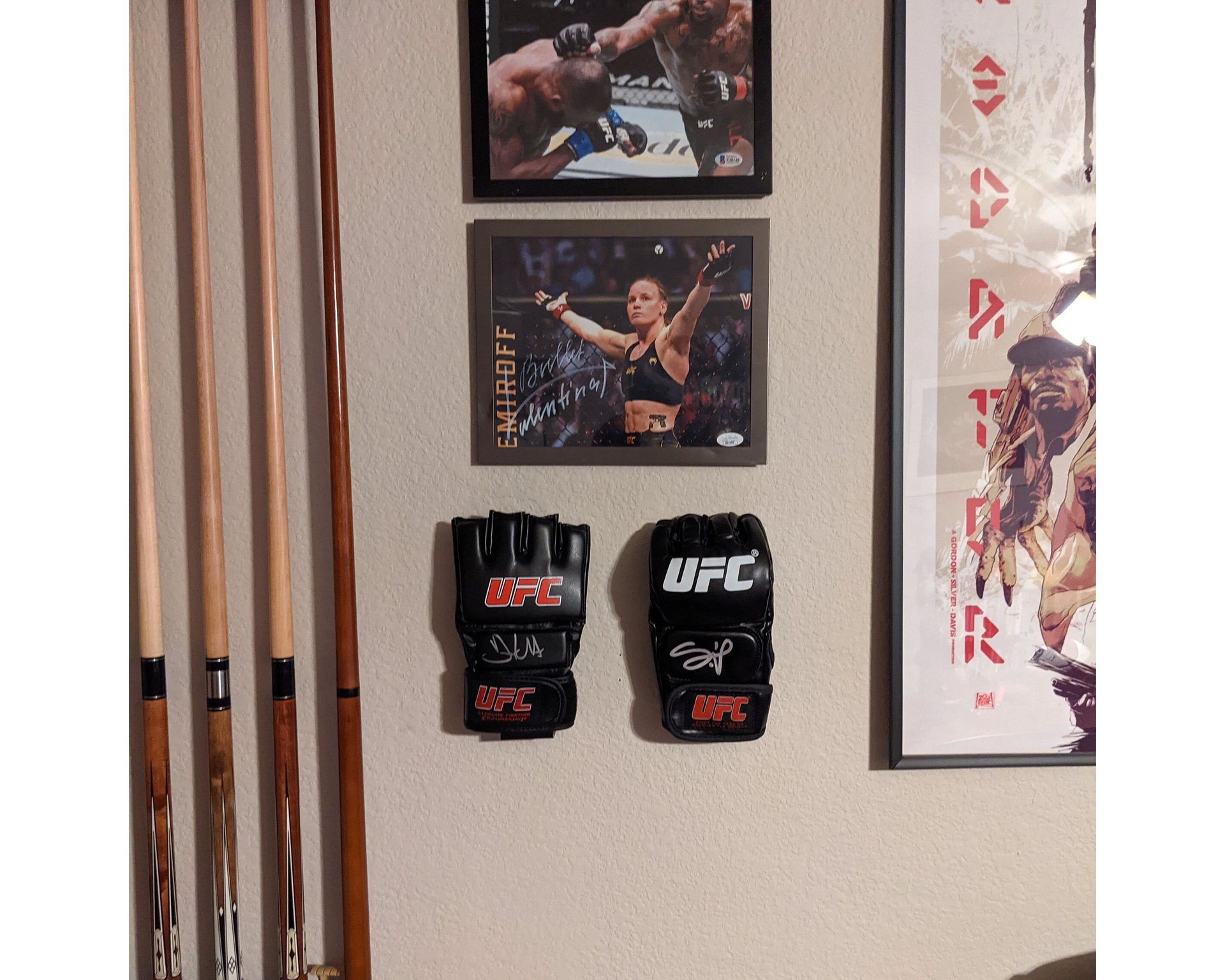 Single UFC Glove Wall Display Holder